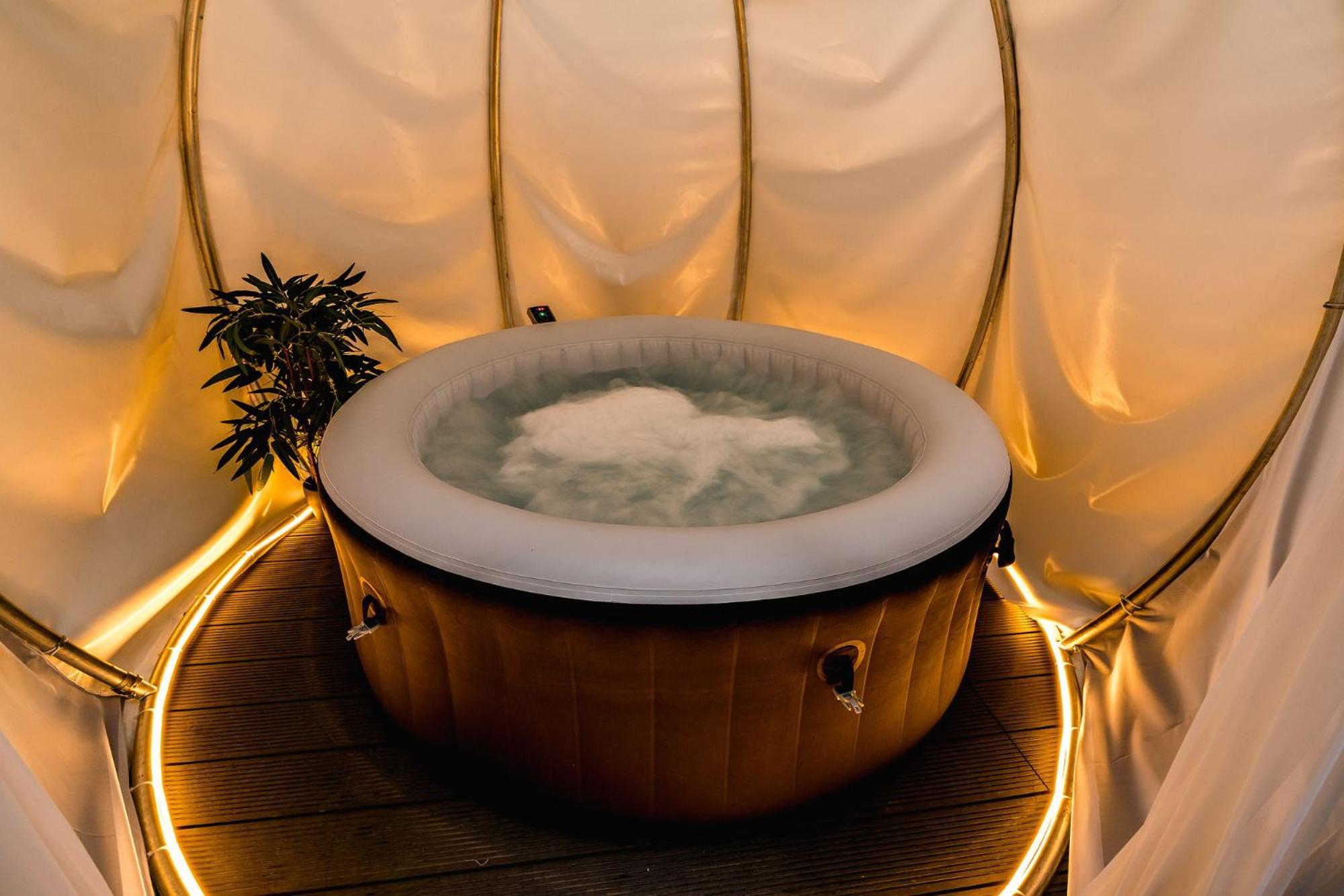 Downtown Scandinavian Igloo With Jacuzzi&garden דירה בוקרשט